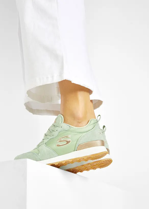 Tenisky s paměťovou pěnou značky Skechers, Skechers