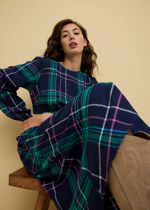 Flanelové šaty s žabkováním, bonprix