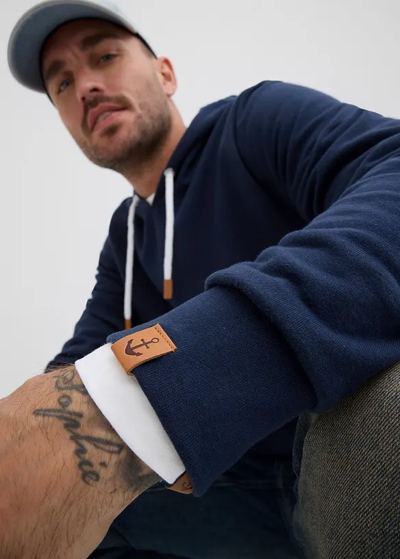 Mikina s kapucí a s detaily z imitace kůže, bonprix