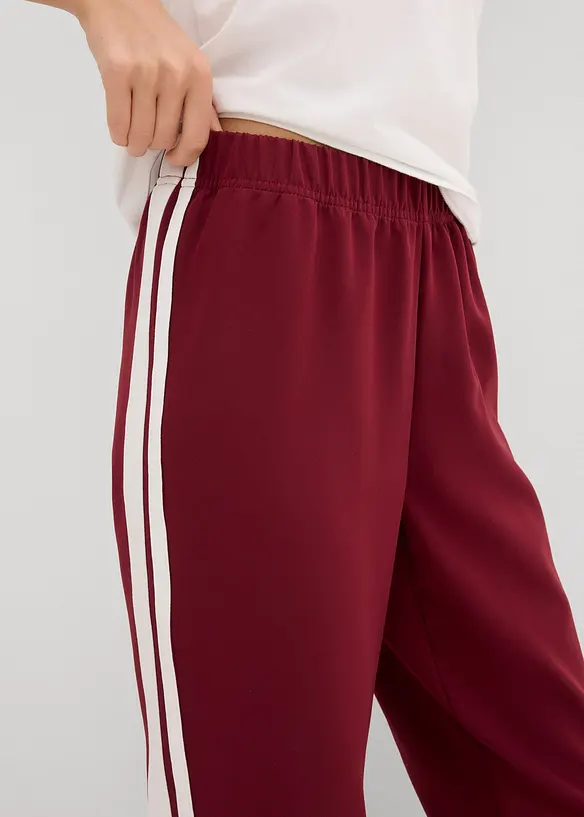 Joggingové kalhoty se sportovními proužky, bonprix