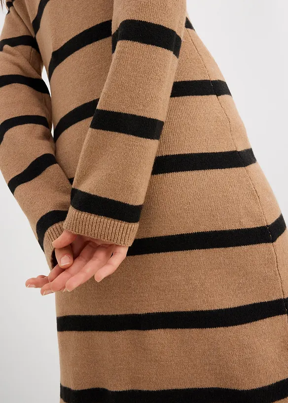 Přiléhavé pletené šaty, bonprix