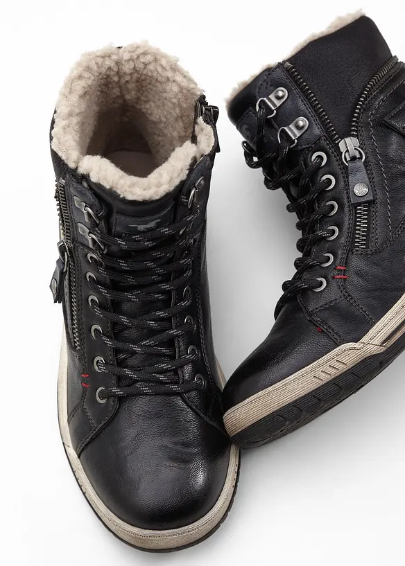 Kotníkové tenisky značky Mustang, Mustang