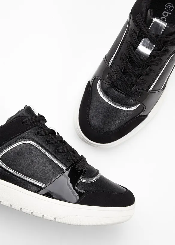 Tenisky s detaily se zvířecím vzorem, bonprix