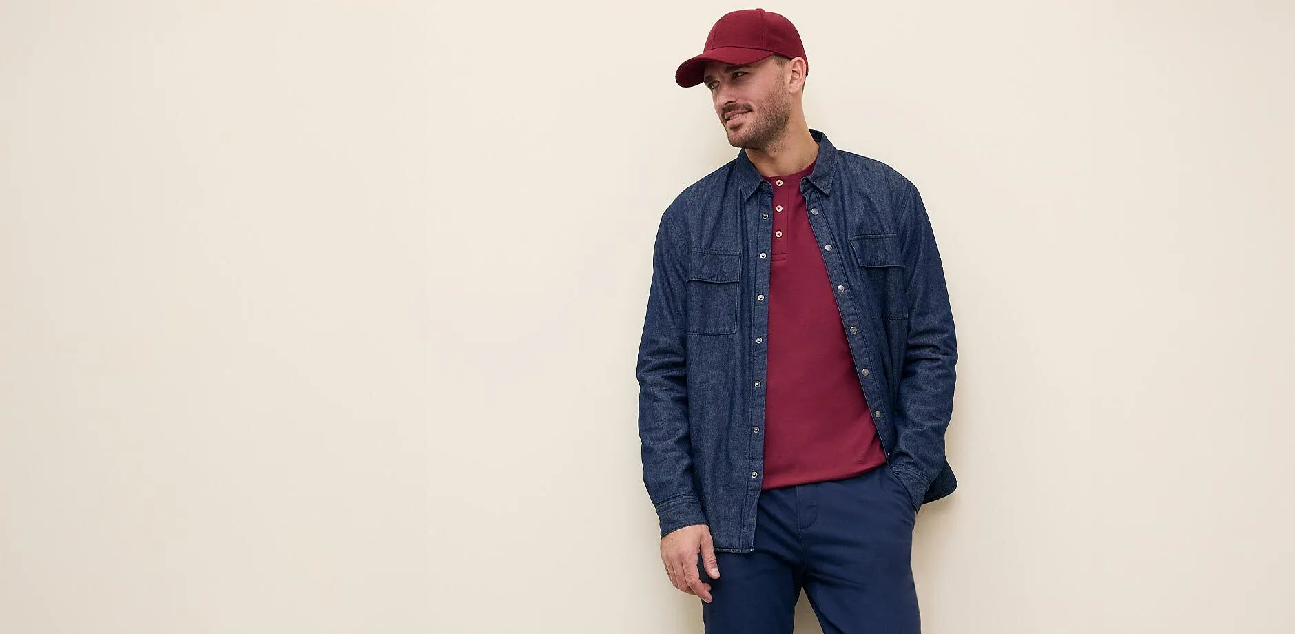 Dž&iacute;nov&aacute; ko&scaron;ile, modr&eacute; kalhoty