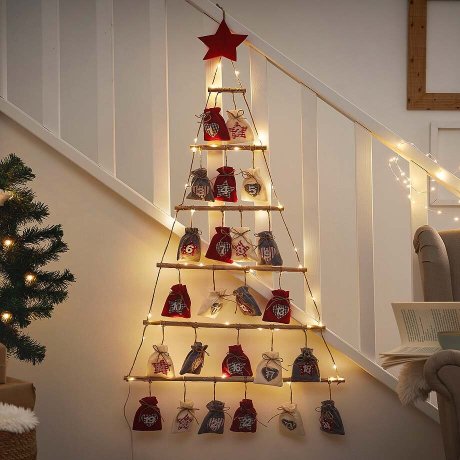 Dům - LED dekorační objekt Adventí kalendář s 24 pytlíčky - přírodní-červeno-šedá