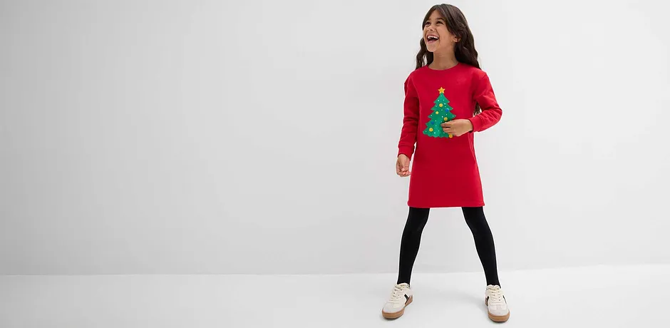 Dívka v červených šatech