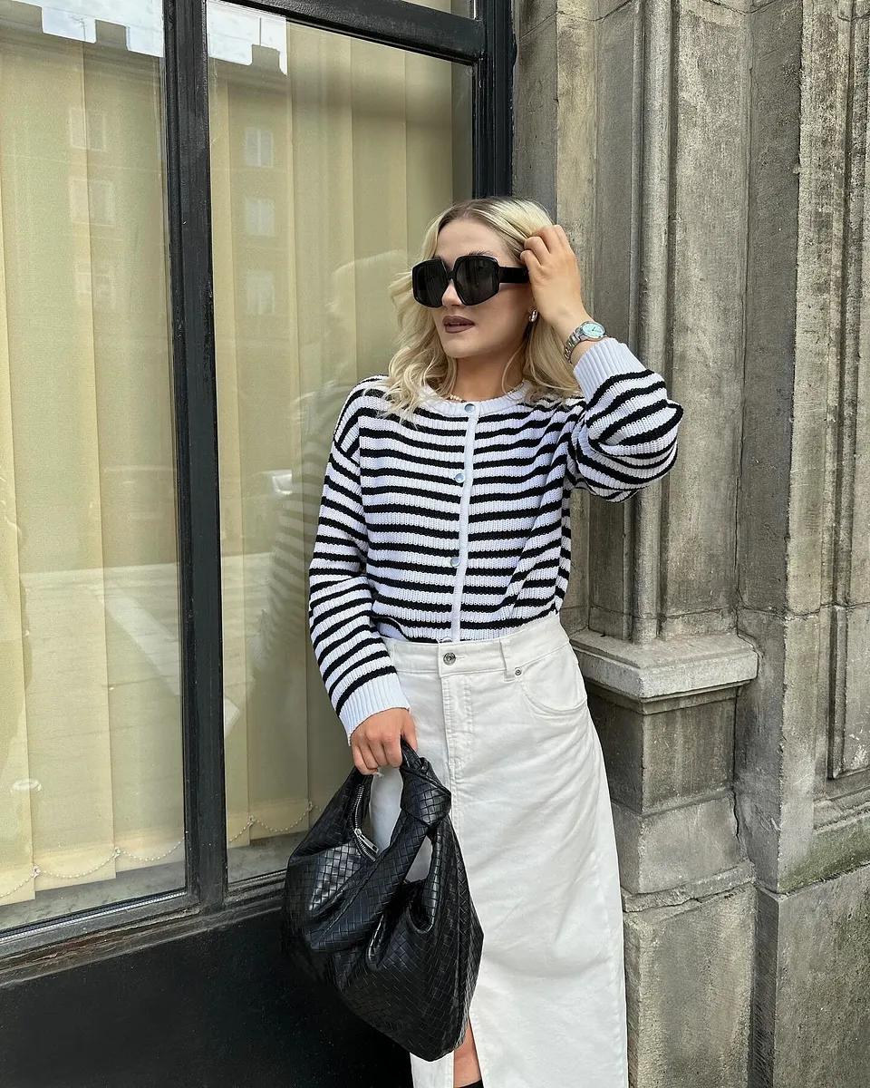 Žena - Oblečen&iacute; - Pulovry & Svetry - Svetry