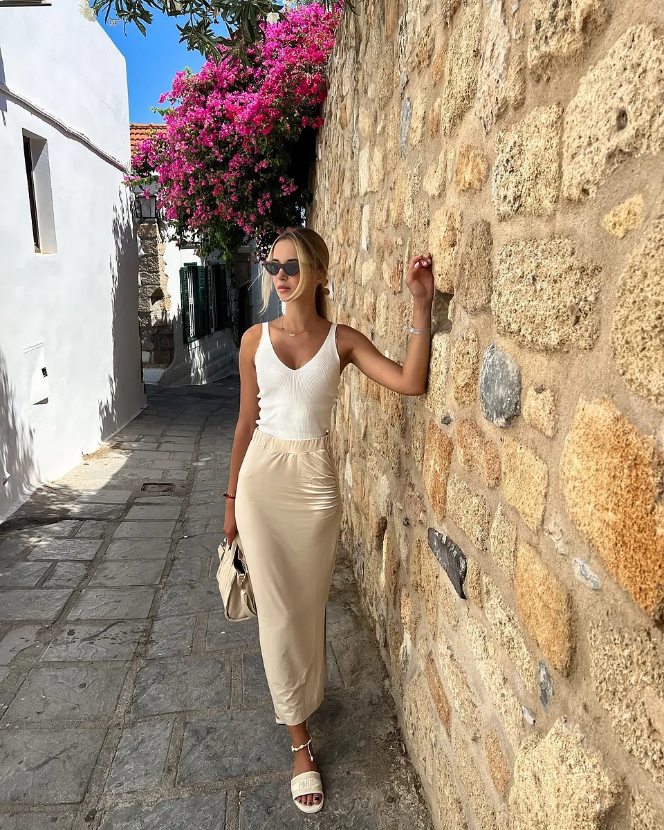 Žena - Oblečen&iacute; - Sukně