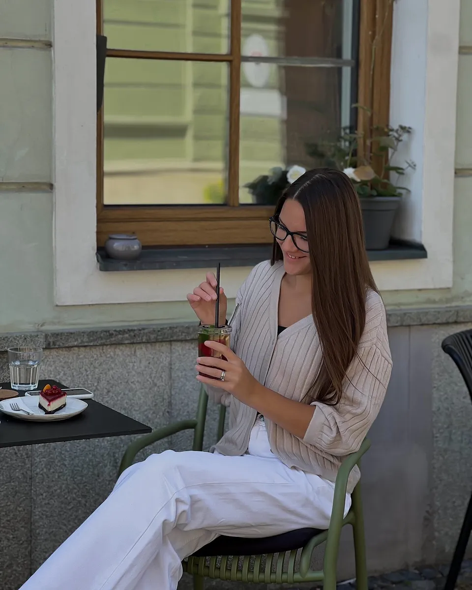 Žena - Oblečen&iacute; - Pulovry & Svetry - Svetry