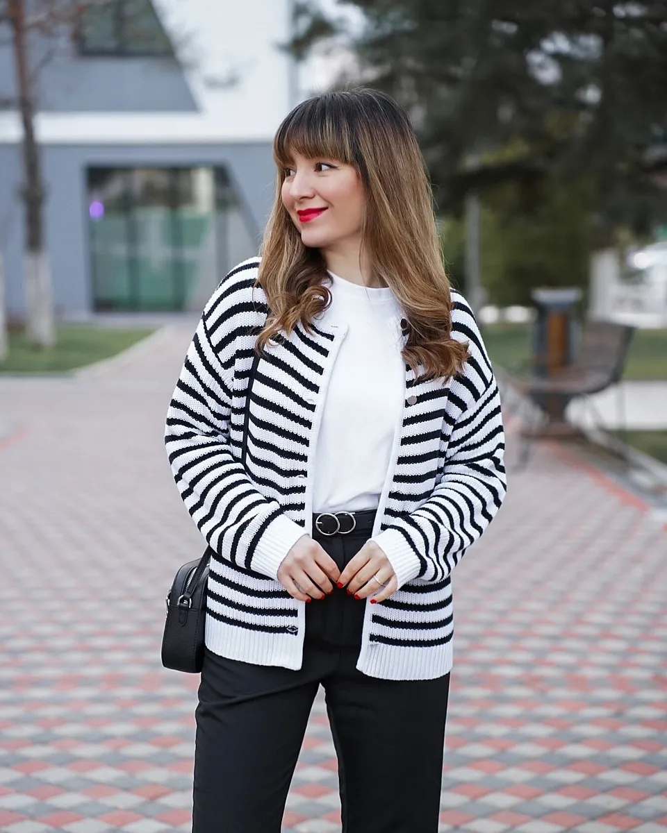 Žena - Oblečen&iacute; - Pulovry & Svetry - Svetry