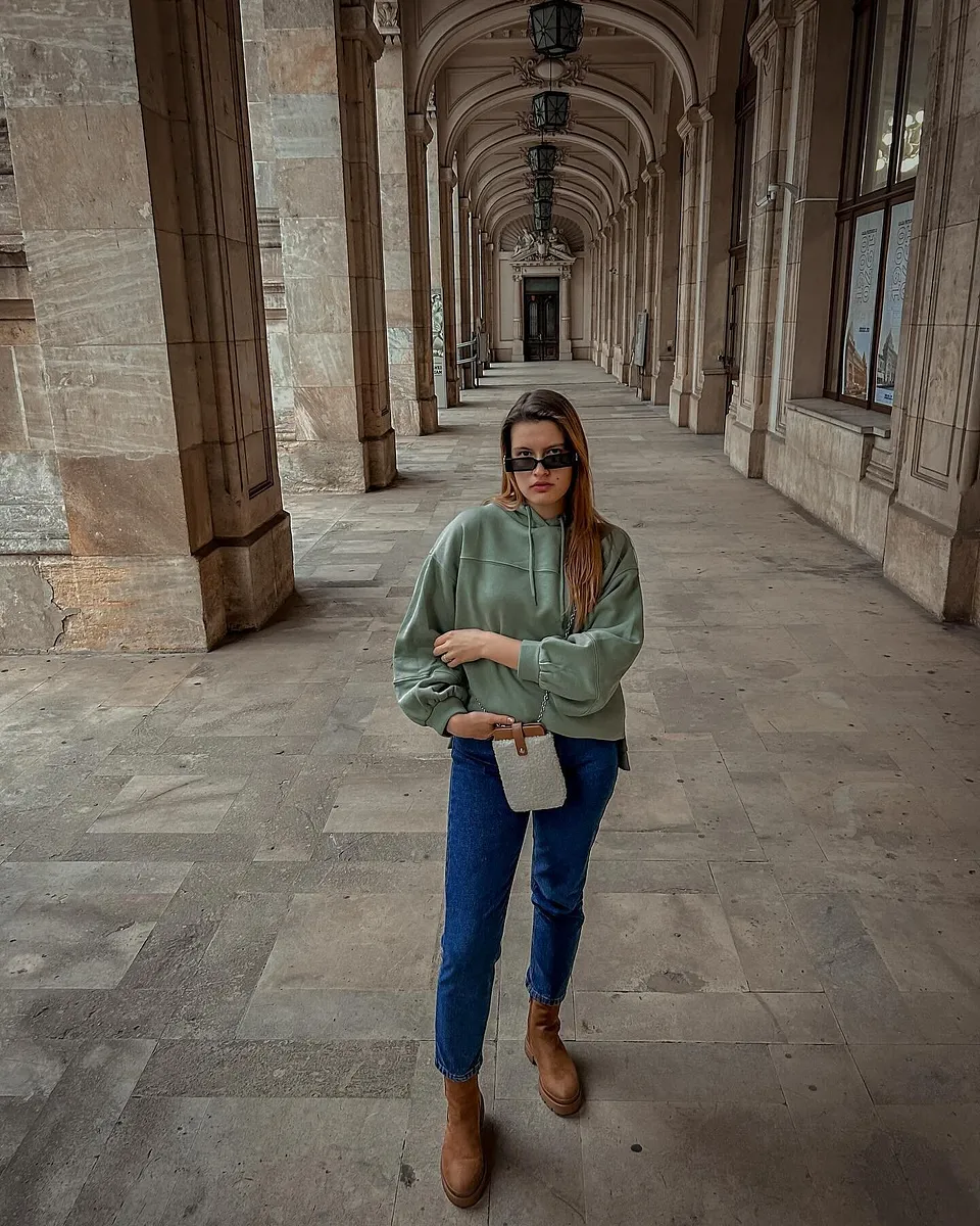 Žena - Oblečen&iacute; - Tepl&aacute;kov&aacute; m&oacute;da - Mikiny s kapuc&iacute;