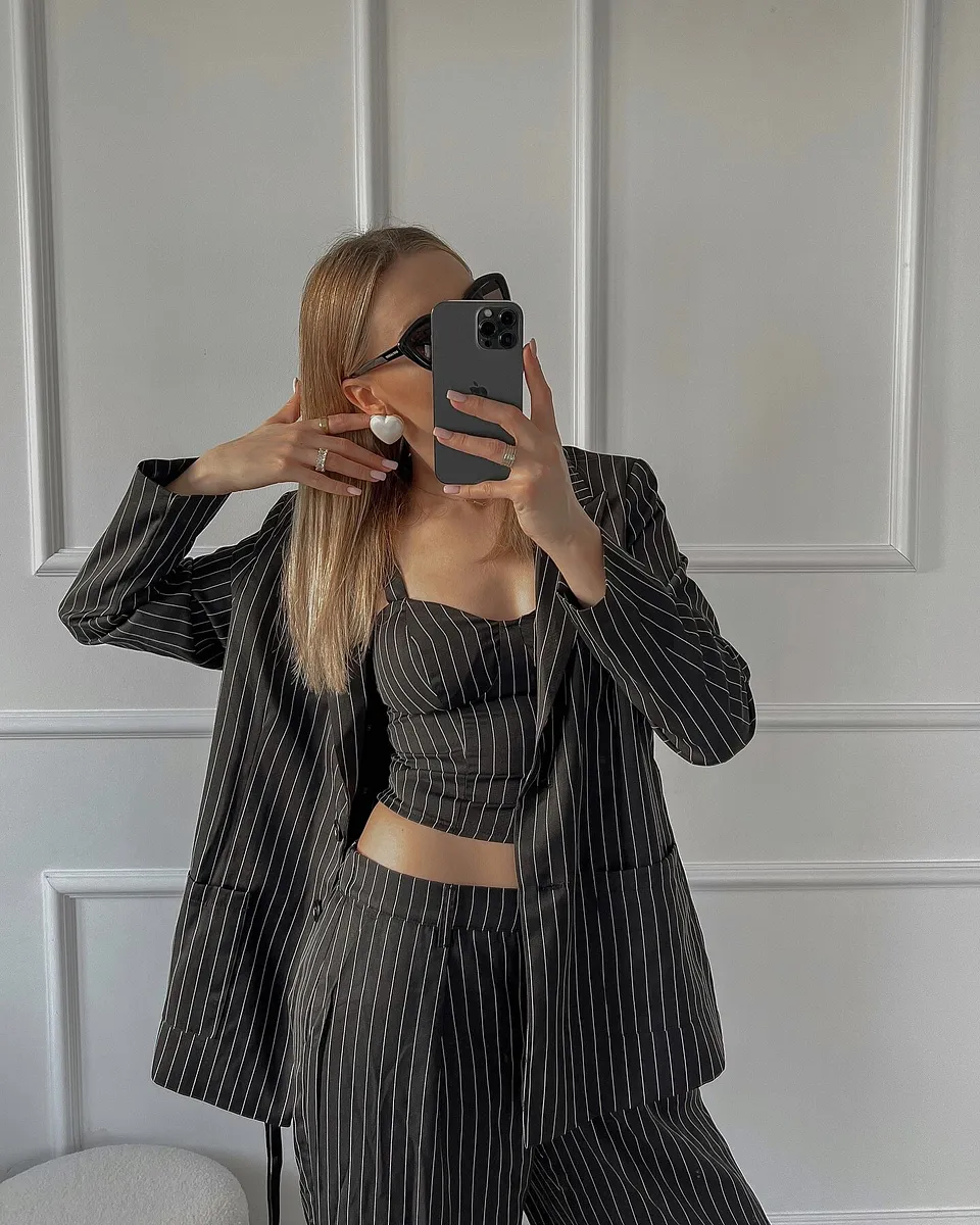 Žena - Oblečen&iacute; - Trička & topy - Topy