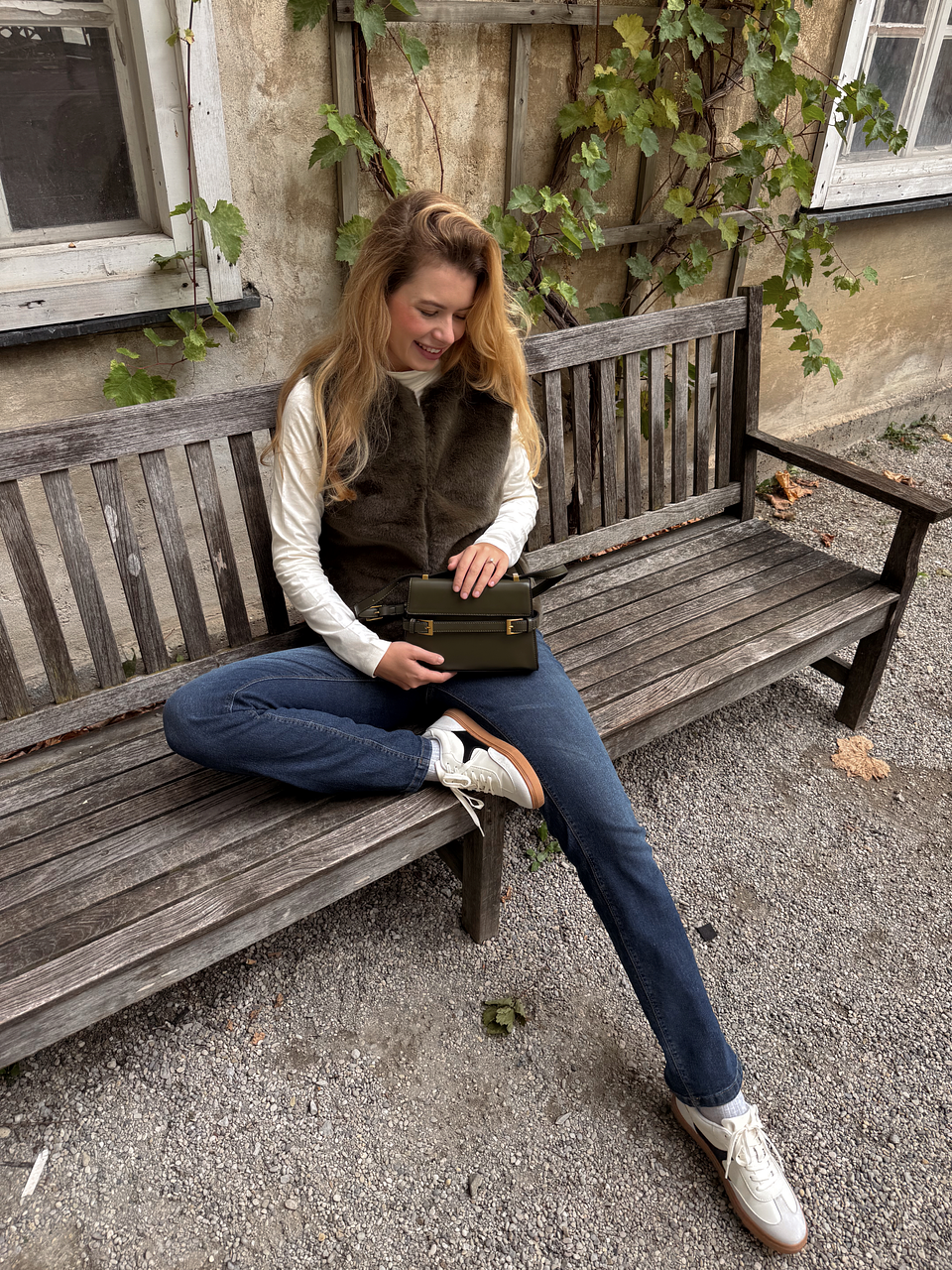 Žena - Oblečen&iacute; - Bundy & kab&aacute;ty - Vesty