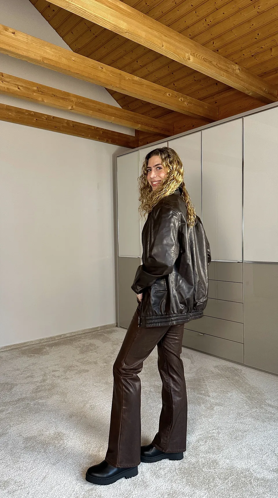 Žena - Oblečen&iacute; - Bundy & kab&aacute;ty