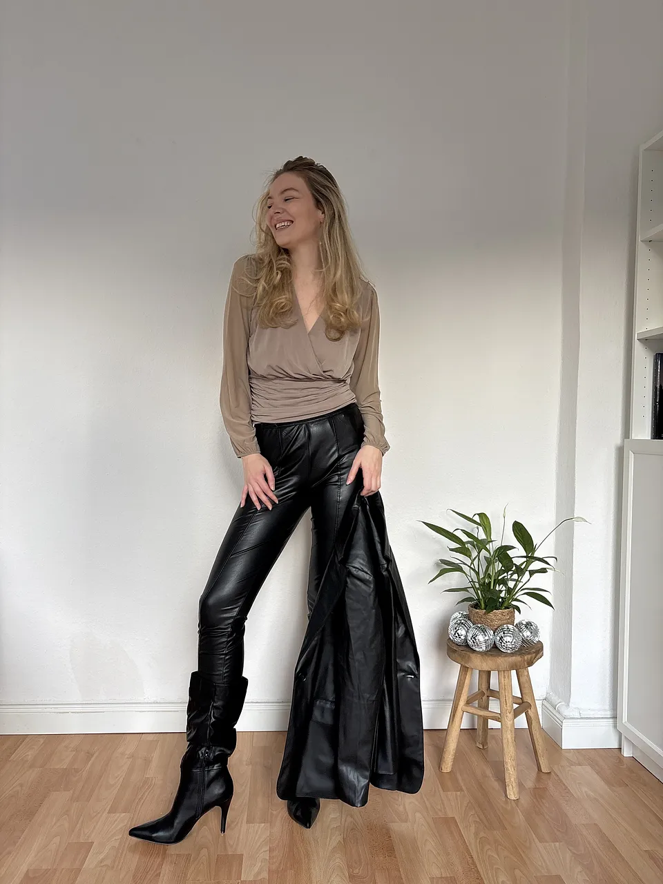 Žena - Oblečen&iacute; - Trička & topy - Trička s dlouh&yacute;m ruk&aacute;vem