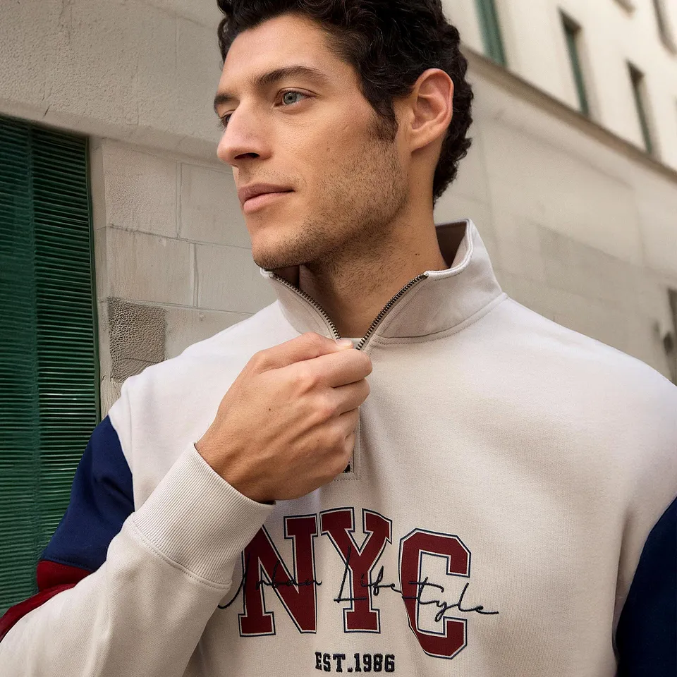 Muž - Mikina z čist&eacute; organick&eacute; bavlny, Loose Fit - kamenn&aacute; &scaron;ed&aacute;