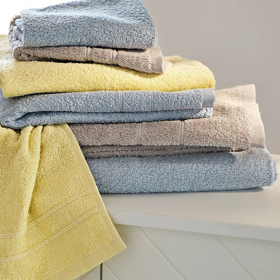 Ručn&iacute;ky ve žlut&eacute; a modr&eacute;