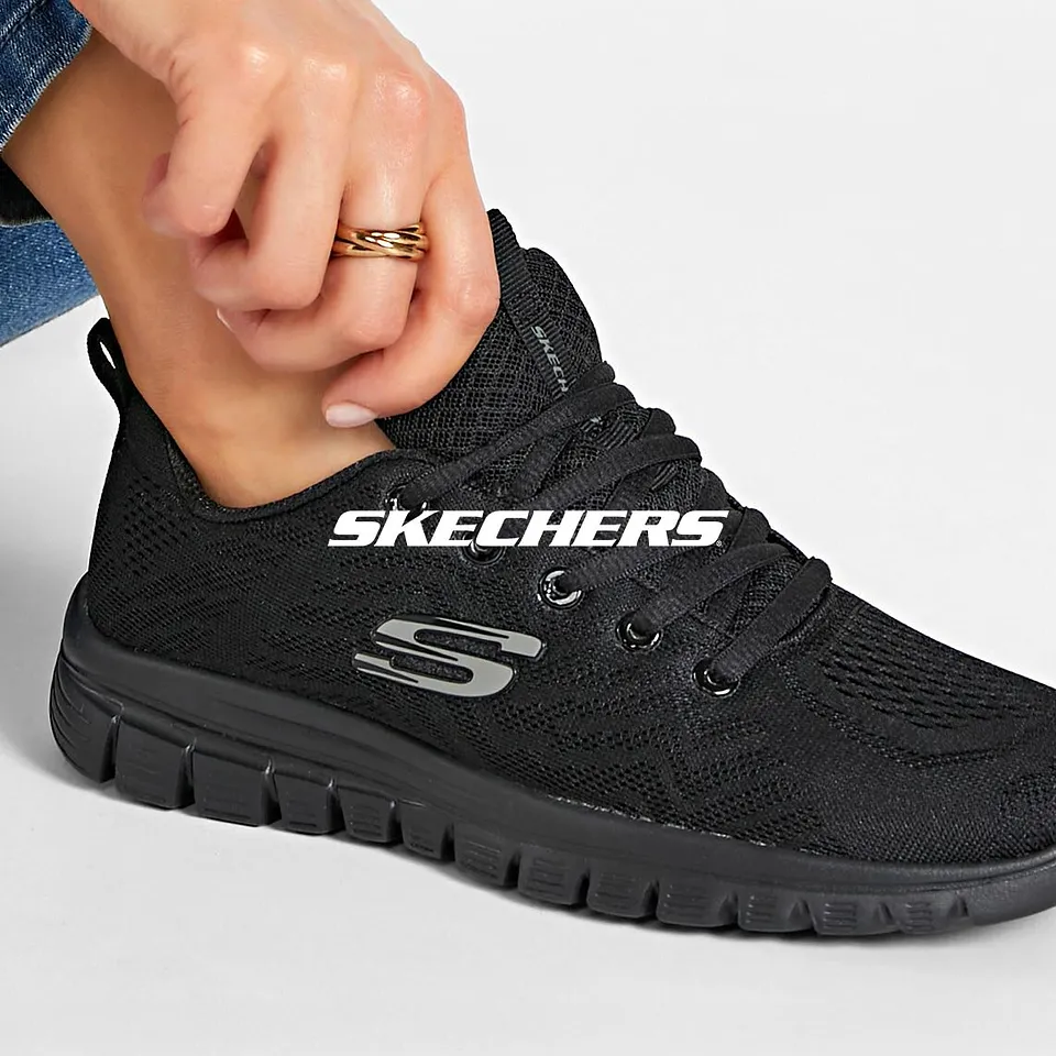 4ern&eacute; tenisky značky Skechers