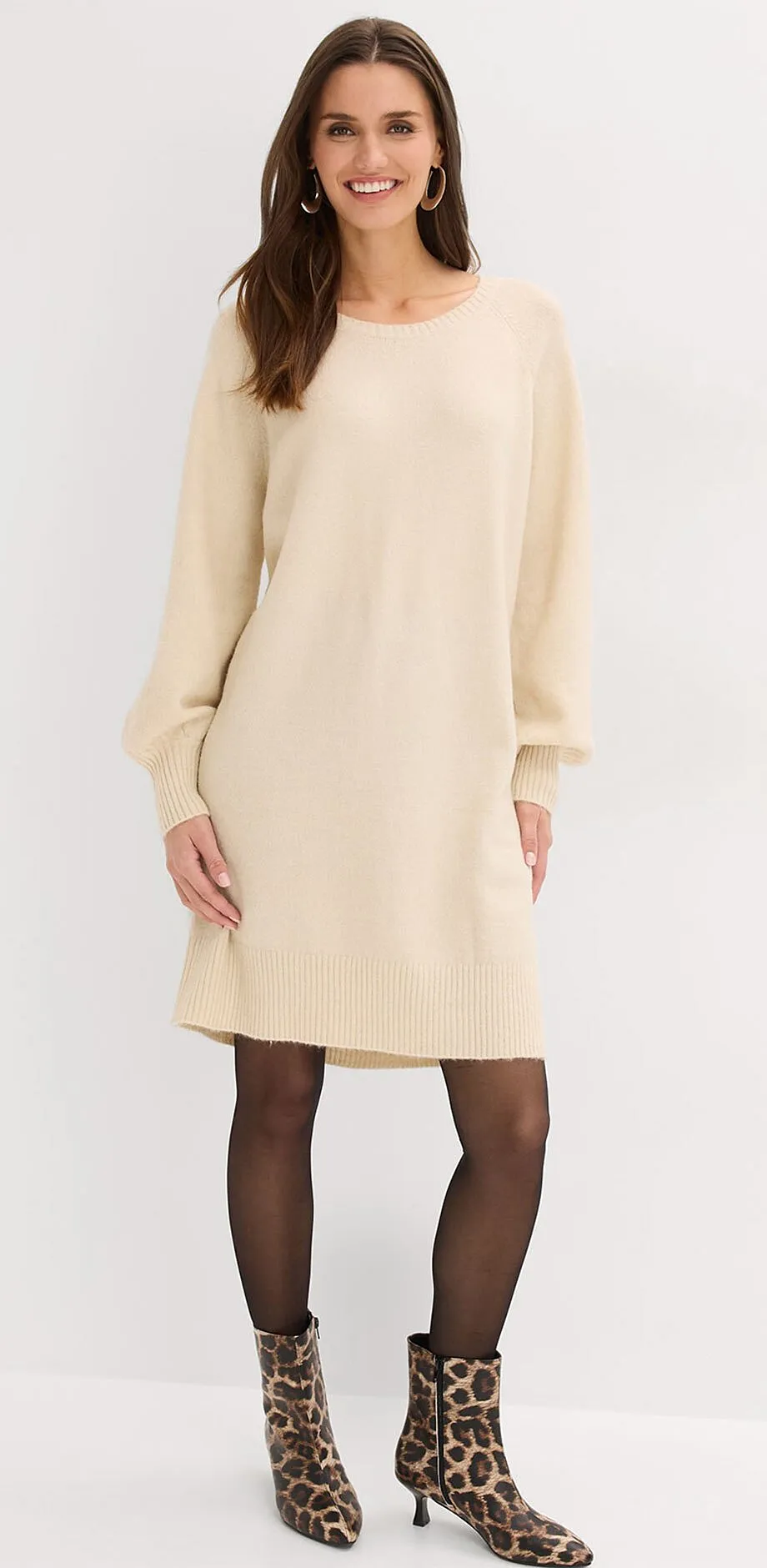 Kr&eacute;mov&eacute; pleten&eacute; &scaron;aty s dlouh&yacute;mi ruk&aacute;vy.