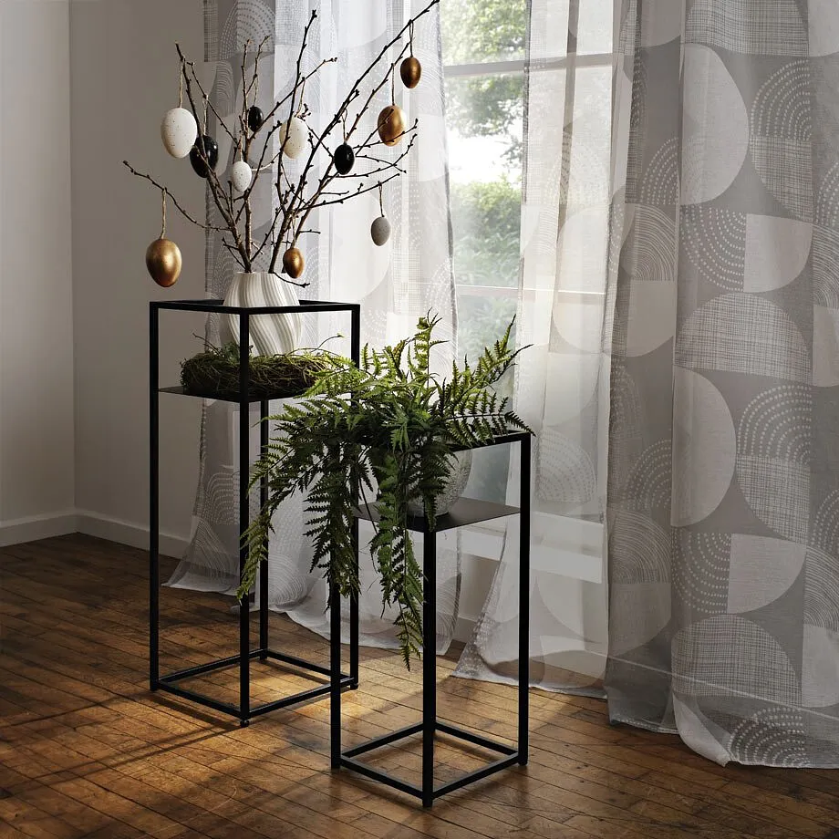 Velikonočn&iacute; dekorace v čern&eacute; a b&iacute;l&eacute;