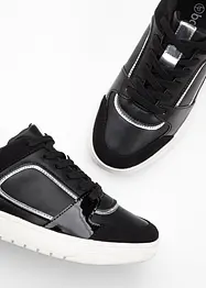 Tenisky s detaily se zvířecím vzorem, bonprix