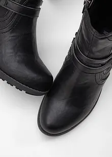 Kotníková obuv značky Mustang, Mustang