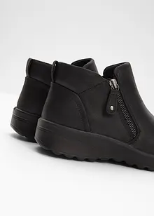 Kotníková obuv značky Skechers, Skechers