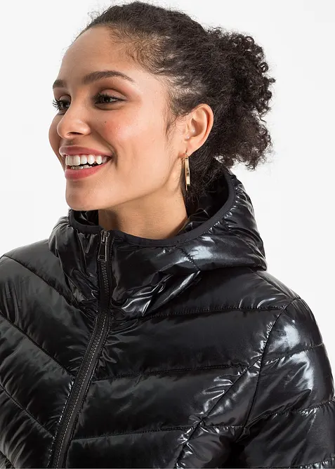 Prošívaná bunda s metalickým vzhledem, bonprix