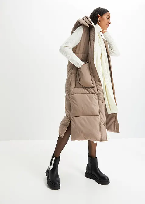 Vatovan&aacute; vesta z recyklovan&eacute;ho polyesteru, s odn&iacute;matelnou kapuc&iacute;, bonprix