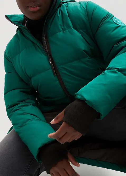 Péřový kabát s recyklovaným prachovým peřím, izolující hřejivou technologie, bonprix