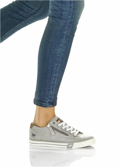 Tenisky se zipy značky Mustang, Mustang