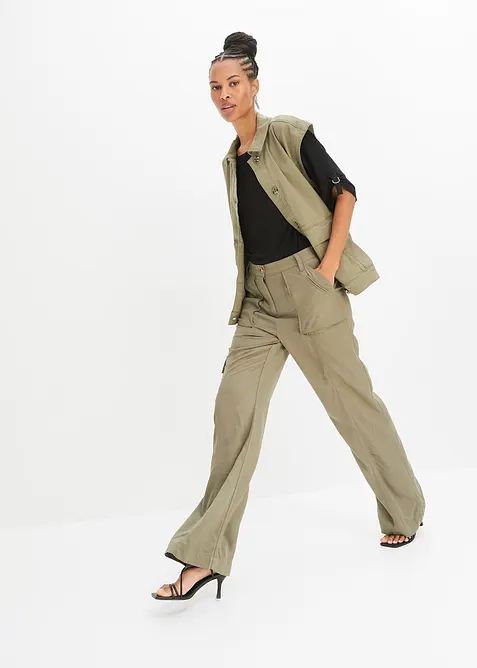 Triko s lodičkov&yacute;m v&yacute;střihem, bonprix