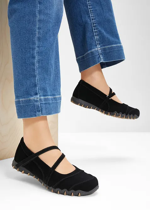 Baleríny s páskem přes nárt, s profilovanou podrážkou, bonprix