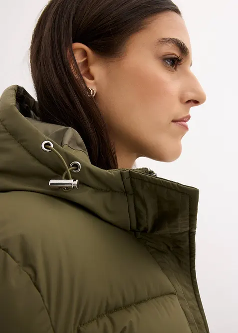 Dlouhý prošívaný kabát s kapucí, bonprix