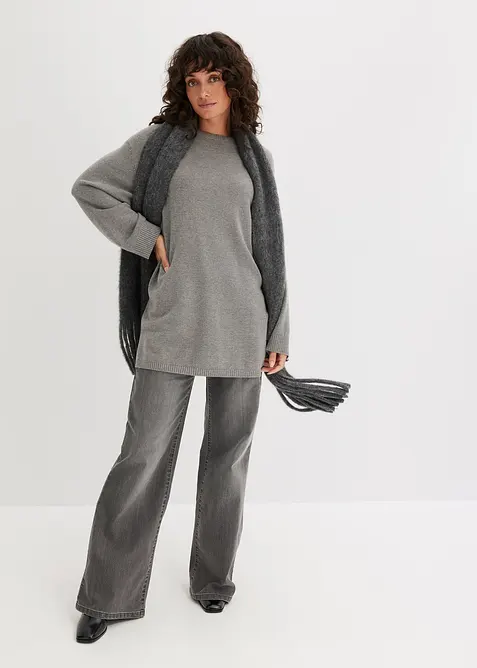 Dlouhý svetr z jemné pleteniny z viskózové směsi, s rozparky po stranách, bonprix