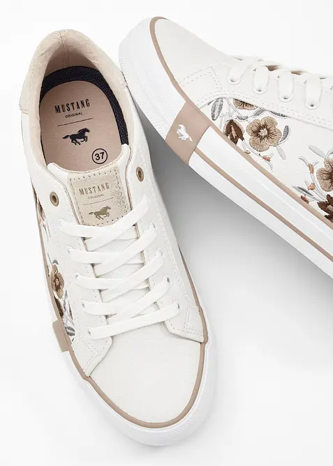 Tenisky značky Mustang s v&yacute;&scaron;ivkou, Mustang