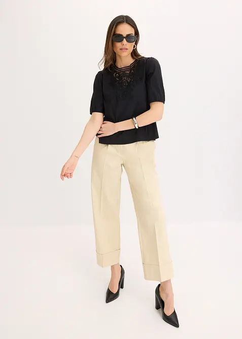 Halenka s kr&aacute;tk&yacute;m ruk&aacute;vem a krajkou, bonprix