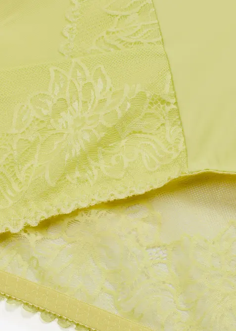 Vysok&eacute; kalhotky s jemnou krajkou, bonprix