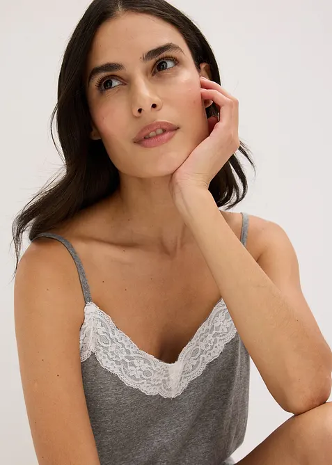 Krátké pyžamo s jemnou krajkou, bonprix