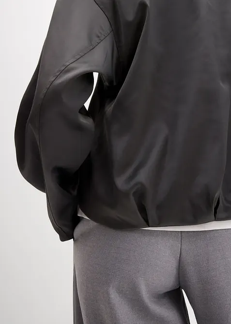 Měkký bluzon z lesklé viskózové směsi, bonprix