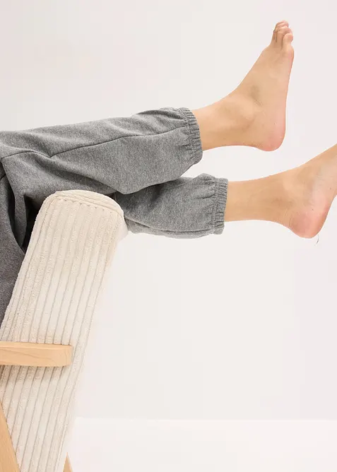 Volnočasové teplákové kalhoty s průhmatovými kapsami, bonprix