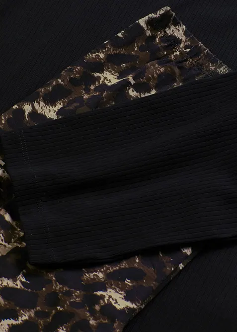 Pyžamo s žebrovan&yacute;m tričkem a &scaron;irok&yacute;mi kalhotami, bonprix