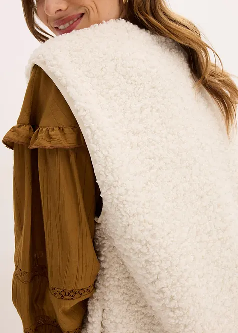 Vesta z medv&iacute;dkov&eacute;ho fl&iacute;su, bonprix