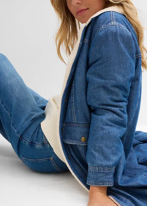 Dž&iacute;nov&yacute; zimn&iacute; kab&aacute;t s teplou ply&scaron;ovou pod&scaron;&iacute;vkou, bonprix