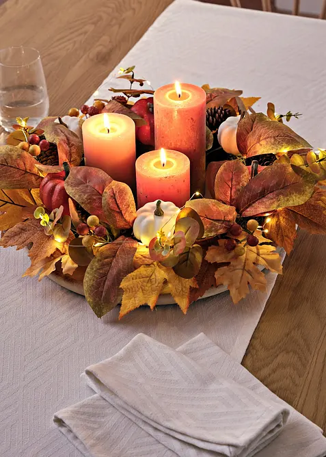 LED závěsná dekorace – věnec na dveře, bonprix