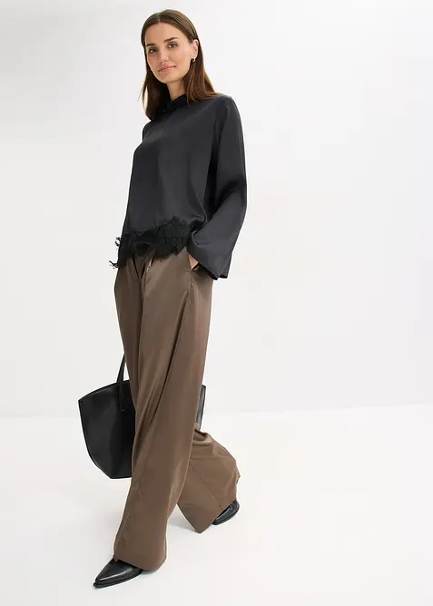 Halenka ze splývavého saténu, bonprix