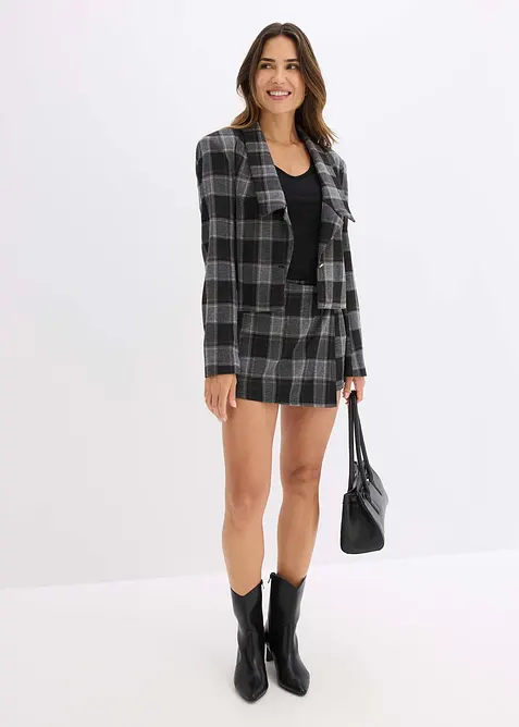 Krátký blejzr s ozdobným knoflíkem, bonprix