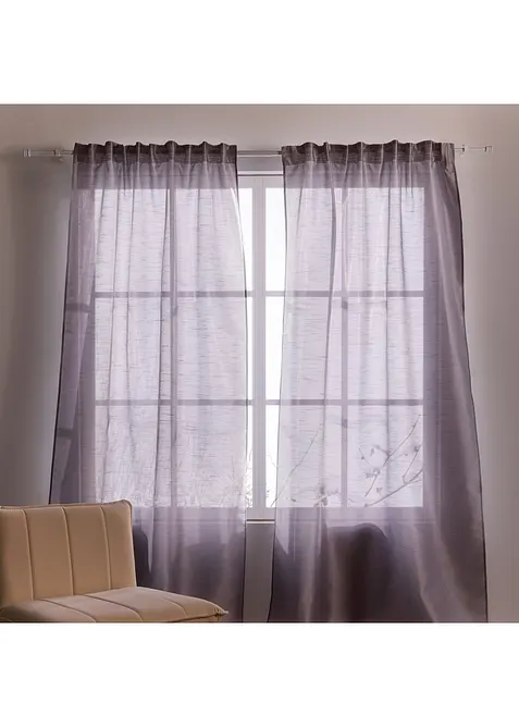 Z&aacute;věs s lehk&yacute;m leskl&yacute;m efektem, tak&eacute; extradlouh&yacute; (1 ks v balen&iacute;), bonprix