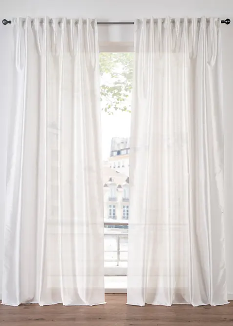 Z&aacute;věs s lehk&yacute;m leskl&yacute;m efektem, tak&eacute; extradlouh&yacute; (1 ks v balen&iacute;), bonprix