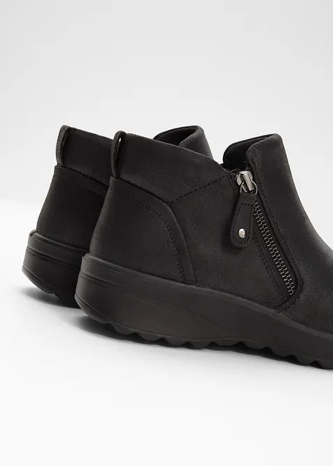 Kotníková obuv značky Skechers, Skechers